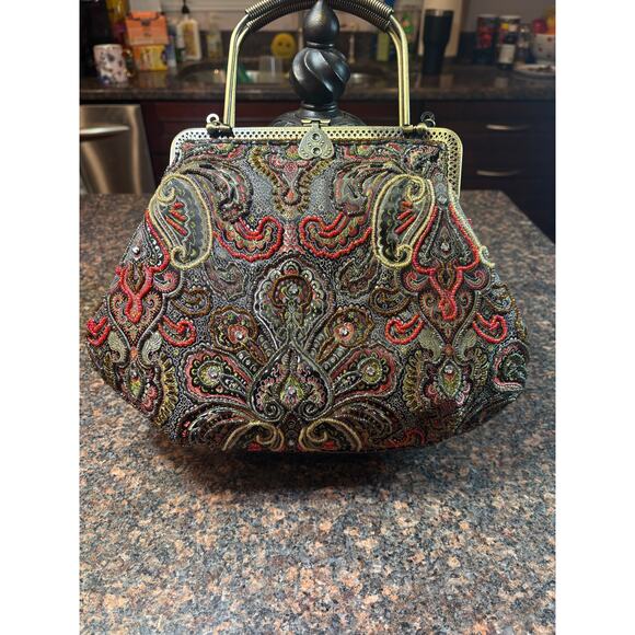 Unbranded Handbags - Vintage Style Beaded Bag w Metal Frame Top Handles and Chain